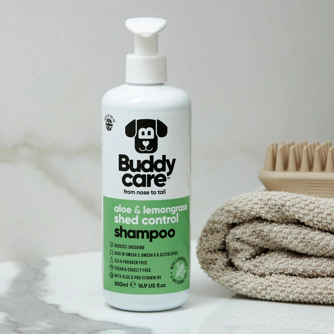 Buddycare Shed Control Dog Shampoo – anti-shedding shampoo with Omega 3, Aloe Vera, Lemongrass and Oat Kernel Oil.

