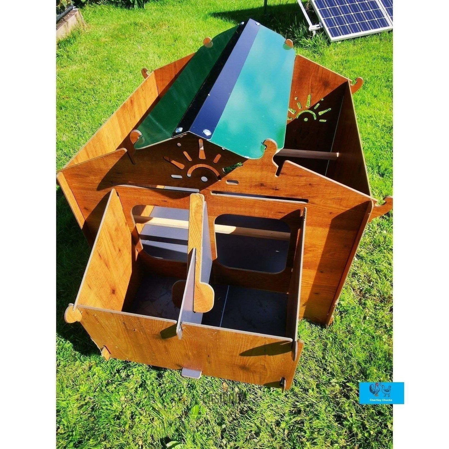 Easicoop Chalet L - HPL Chicken coop up to 10 large Birds (Black)