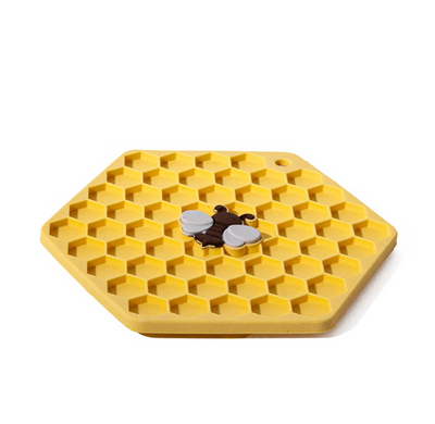 Great&Small Slow Down bee hive silicone snack pad with segmented surface and suction cups